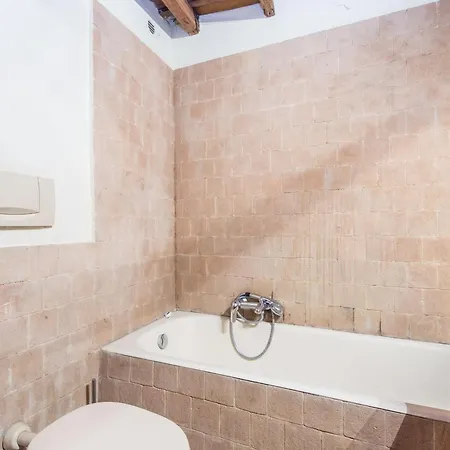 Enchanting Two Bedroom Navona Rome