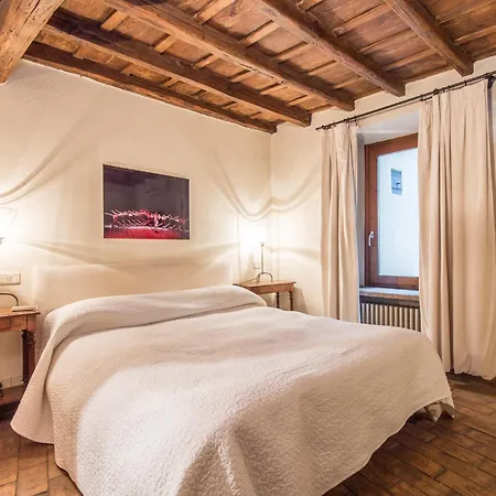 Apartment Enchanting Two Bedroom Navona Rome
