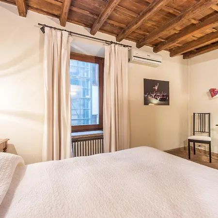 Enchanting Two Bedroom Navona Apartment *