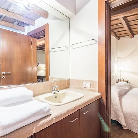 Enchanting Two Bedroom Navona Rome