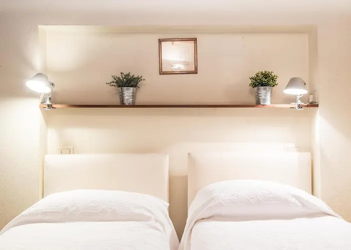 Daire Enchanting Two Bedroom Navona Roma