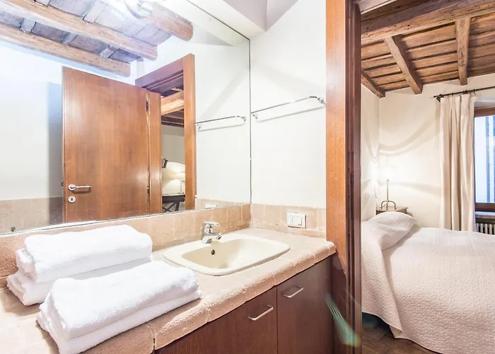 Enchanting Two Bedroom Navona Roma