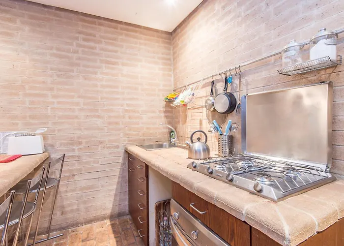 Daire Enchanting Two Bedroom Navona